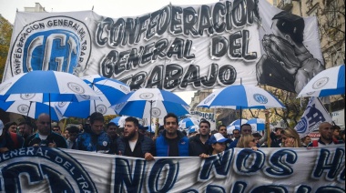 La CGT y las dos CTA movilizaron en el Día del Trabajador con la consigna “La Patria no se vende”